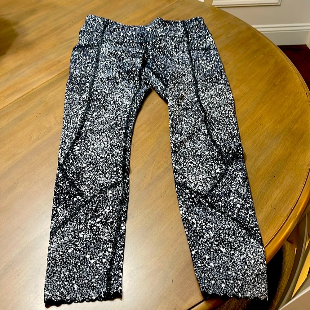 NWOT Lululemon leggings Size 6